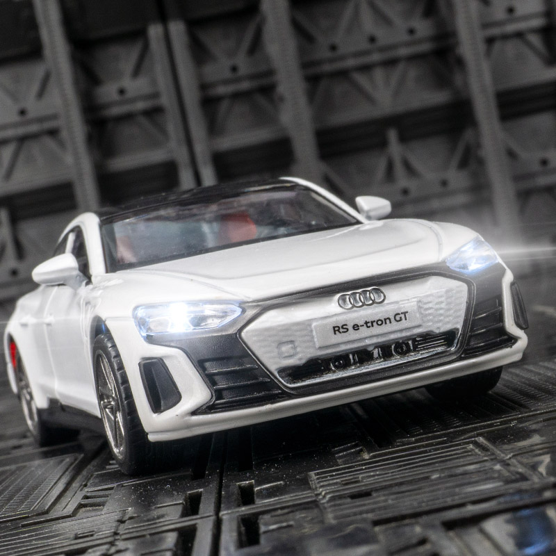 1: 36 simulation Audi RS e-tro - Decor Lighting Returns ulasan dan harga